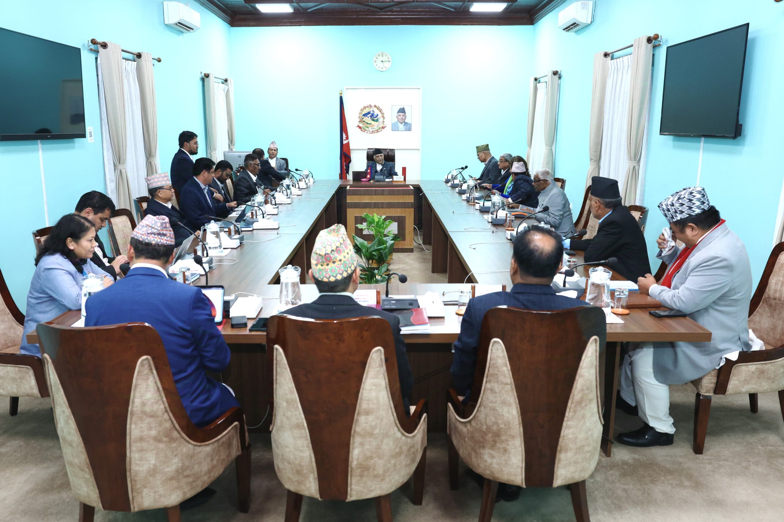 Cabinet-Meeting