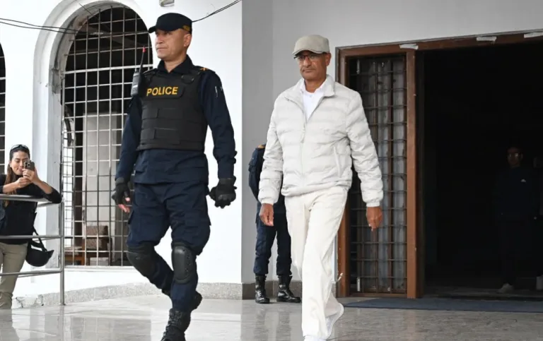 ramesh-lekhak-adalat